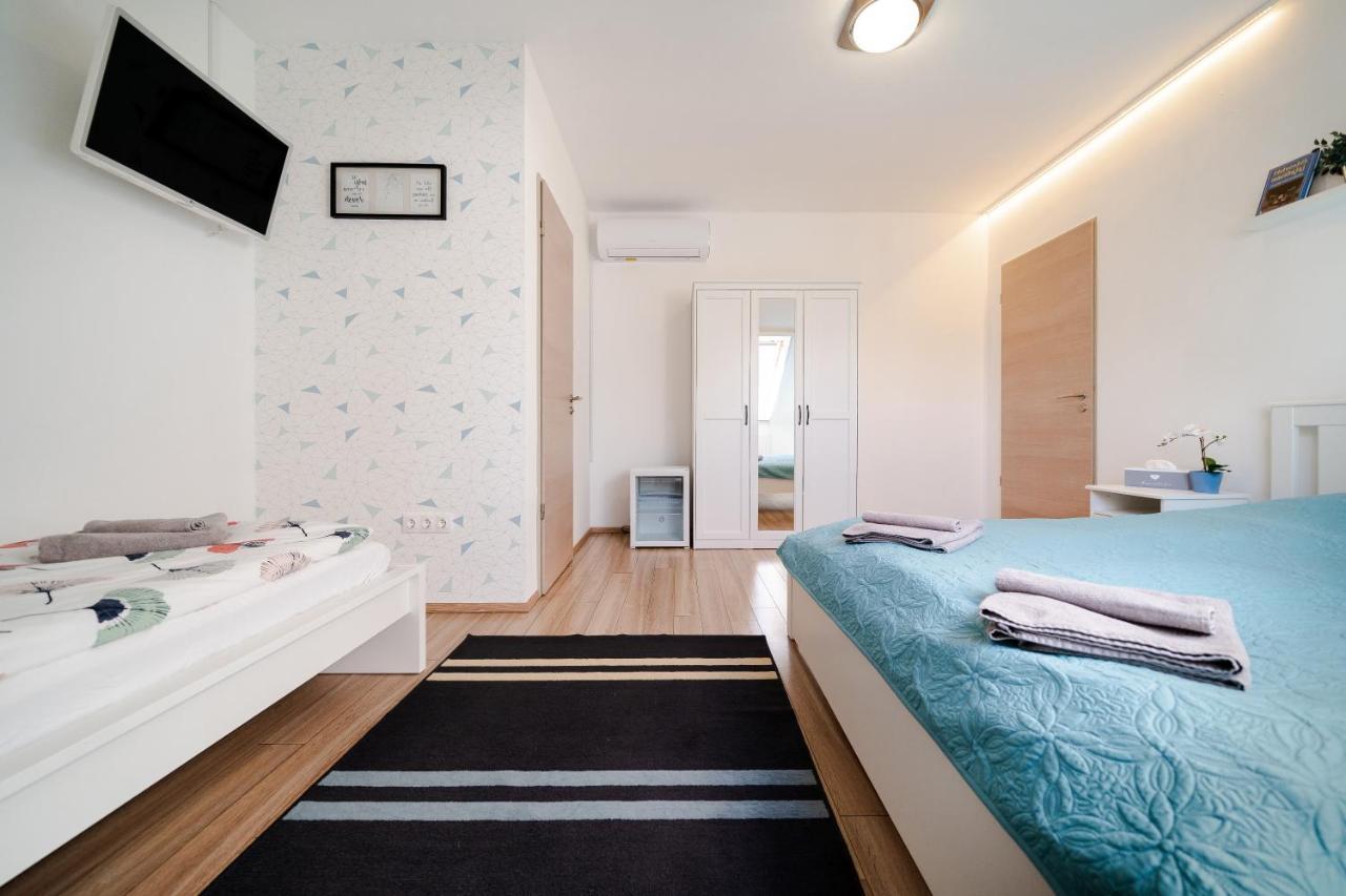 Guba Vendeghaz Bed & Breakfast Gyorujbarat Exterior photo